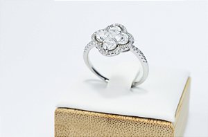ANEL TREVO ZIRCONIA DE PRATA 925 COM RODIO