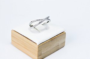 ANEL X CRAVEJADO DE ZIRCONIA PRATA 925 COM RODIO BRANCO