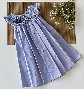 Vestido Bebê Artesanal Casinha de Abelha Lilás | Bordado Delicado à Mão | Clássico, Elegante e Confortável