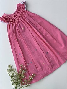 Vestido Bebê Artesanal Casinha de Abelha Rosa Candy | Bordado Delicado à Mão | Clássico, Elegante e Confortável