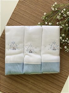 Kit Fralda Luxo 3 Peças Bordada Nuvem Azul