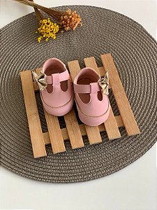 Sapatinho Baby Boneca Rosa com Dourado