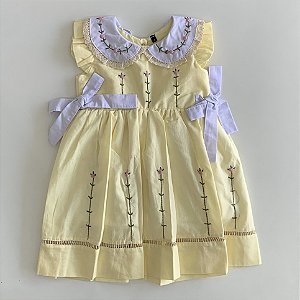 Vestido Infantil Artesanal Bordado a mão Amarelo Flores