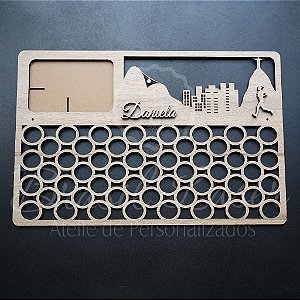 Porta Medalhas Corrida- Modelo: Rio de Janeiro Com Local de Foto e com Nome Personalizado -  Tamanho:45cmx30cm Aprox. - Várias cores no anuncio.