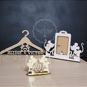 Kit Mickey e Minnie: 1 Topo de Bolo Dourado 14 cm + 1 Cabide em Mdf Cru + 1 Porta Retrato Branco