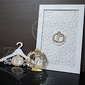 Kit Promocional! 1 Topo de Bolo Dourado 20 cm + 1 Quadro de Assinaturas Branco com Dourado + 1 Cabide com brasão