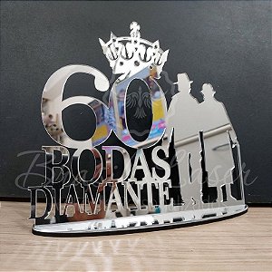 Topo De Bolo Casal Bodas de Diamante - Topo De Bolo com 20cm (maior lado da peça) - Cor à Escolher