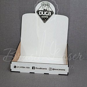 10 Expositores com Fundo mais Alto - Tamanho 22x22cm em Mdf BRANCO com logomarca gravada