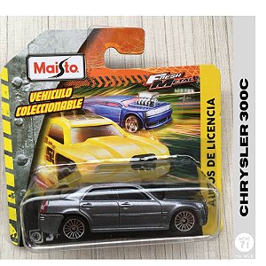 Maisto - Chrysler 300 C prata - 1/64