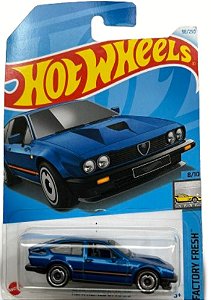 Miniatura Hot Wheels Alfa Romeo GTV6 3.0 (Azul) | Escala 1/64