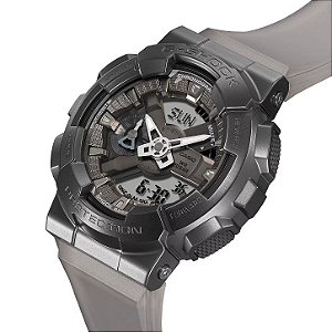 Relógio G-SHOCK adulto unissex, na cor cinza/preto translúcido, com moldura preta ionizada e design Midnight Fog. Fog Gm-110mf-1adr