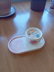 Kit Bandeja Pequena com Vela Decorativa Floral