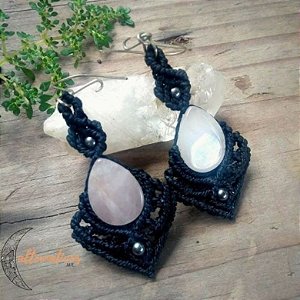 Brinco de macramê com pedra natural