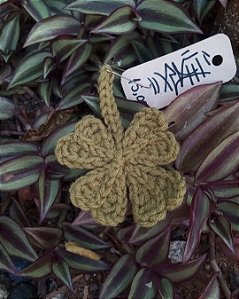 Brinco trevo 4 folhas mate