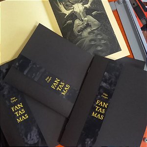 Fantasmas (capa preta)