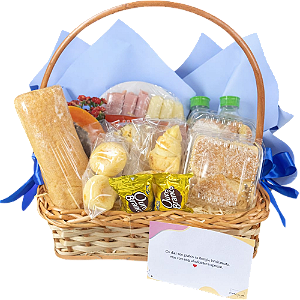 Cesta de Café da Manhã com frios , pães, chocolate e suco