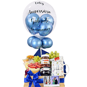 Cesta Café da Manhã Aniversário com Bolo e Balão Bubble