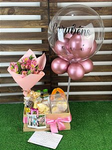 Café da Manhã Doce Encanto com Bouquet de Astromélia