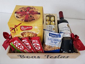 Bandeja Natalina com Panetone, Vinho e Chocolates