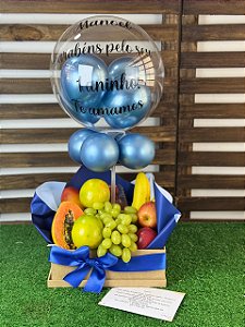 Cesta de Frutas Saudável com Balão Personalizado