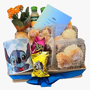 Doce Encanto Com Caneca Stitch