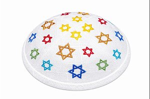 Kipá Branca com Estrelas de David Coloridas