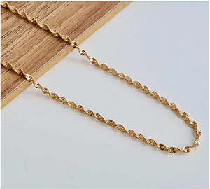 Corrente Torcida Banhado a Ouro 18K