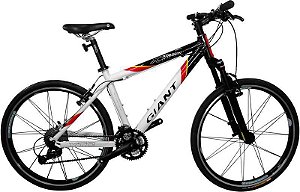 BICICLETA GIANT 26 XTC SE 3V BRANCO/PRETO/VERMELHO TAM 17