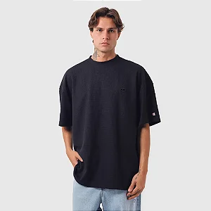 CAMISETA CHAMPION OVERSIZED PIQUET C LOGO 3D PRETA