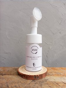 Espuma de Limpeza Facial com escova