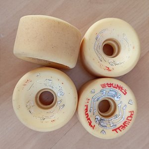 RODAS DE SKATE POWELL PERALTA G BONES BRANCA 64mm 97A USADA