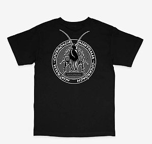 CAMISETA COCKROACH PEST PRETA TAMANHO XL (GG)