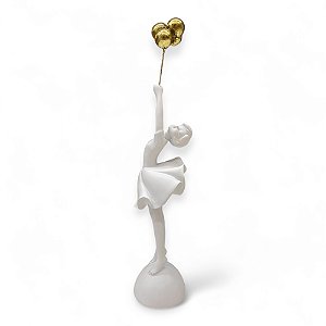 ESCULTURA MENINA COM BALÃO