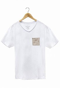 Camiseta Brasão Bolso Branca