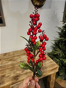 GALHO BERRY VERMELHO COM FOLHAS 53CM