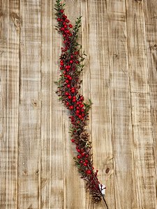 FESTÃO ARAMADO COM BERRY VERMELHO GALHOS E PINHA 1,15CM