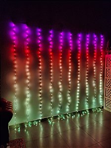 PISCA CORTINA RGB 300 LEDS 3M X 3M C/ CONTROLE E APP FIO TRANSPARENTE - BIVOLT