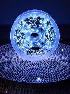 PISCA FIO DE FADA 2000 LEDS 200 METROS BRANCO FRIO FIO VERDE COM FUNÇÕES BIVOLT
