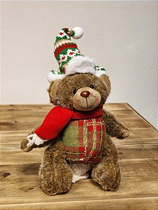 URSO MARROM NATALINO SENTADO VERDE E VERMELHO 26CM