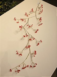 FESTÃO DECORATIVO ARAMADO DOURADO COM FLORES DE CRISTAL VERMELHO 1,20CM