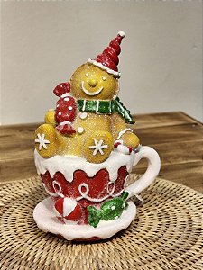 BONECO GINGERBREAD NA XÍCARA EM RESINA 18CM