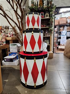 TRIO DE TAMBOR DECORATIVO EM METAL BRANCO, VERMELHO E PRETO