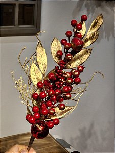 GALHO DECORATIVO BERRY VERMELHO COM FOLHA DOURADO 55CM