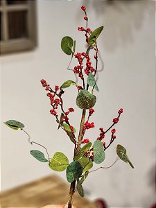 GALHO DECORATIVO MICRO BERRY VERMELHO COM FOLHAS 60CM