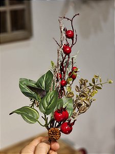 GALHO DECORATIVO BERRY VERMELHO COM FOLHAS