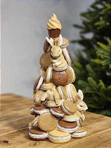 ÁRVORE DE MACARONS COM COELHOS MARROM E BEGE 36,5CM
