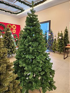 ÁRVORE TRADICIONAL COPACABANA 1000 GALHOS 2,40CM - PRÉ VENDA 2025