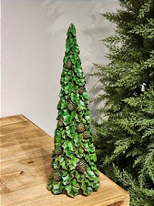 ÁRVORE DE FOLHAS COM PINHAS EM RESINA 48CM