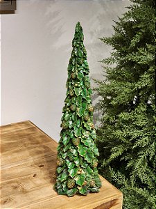 ÁRVORE DE FOLHAS COM PINHAS EM RESINA 60CM