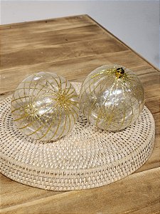 BOLA DECORADA TRANSPARENTE COM DOURADO 10CM COM 2 UNIDADES